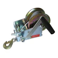 Kézi csörlő 800 kg.