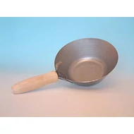 Kőmüves serpenyő 180 mm