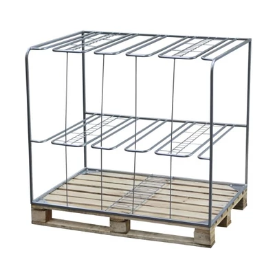 Mezőgazdasági szerszámokhoz (ásók, lapátok) való állvány raklappal